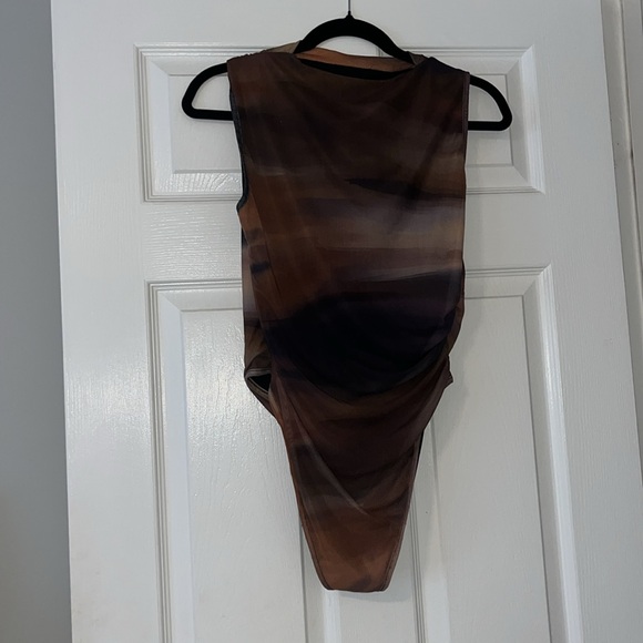 Tie Dye Cowl Neck Sleeveless Ruched Mesh Skinny Bodysuit Tank - Picture 9 of 13